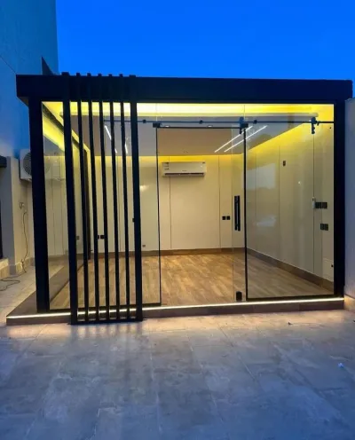 مجالس زجاجية المدينة